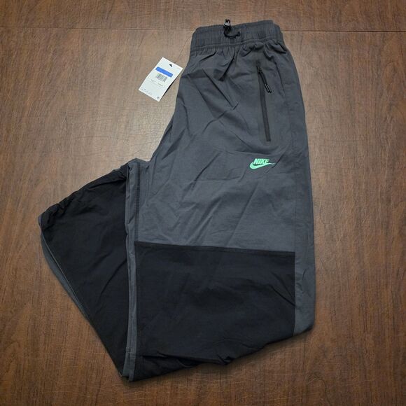 Nike Sportswear Tech Woven Oversized Straight Leg Track Pants HM7158-060 Men’s M - Picture 1 of 5